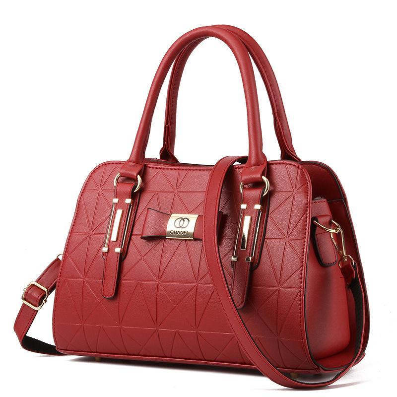 Fashion High Quality Shoulder Bag for Women made of PU leather, featuring multiple compartments and a stylish design.