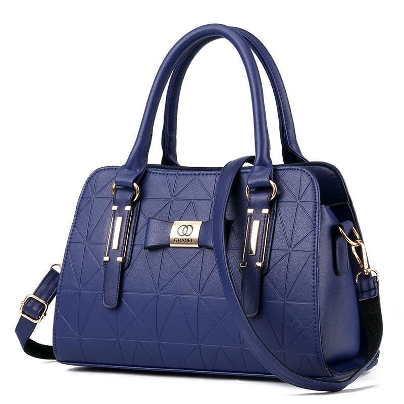 Fashion High Quality Shoulder Bag for Women made of PU leather, featuring multiple compartments and a stylish design.