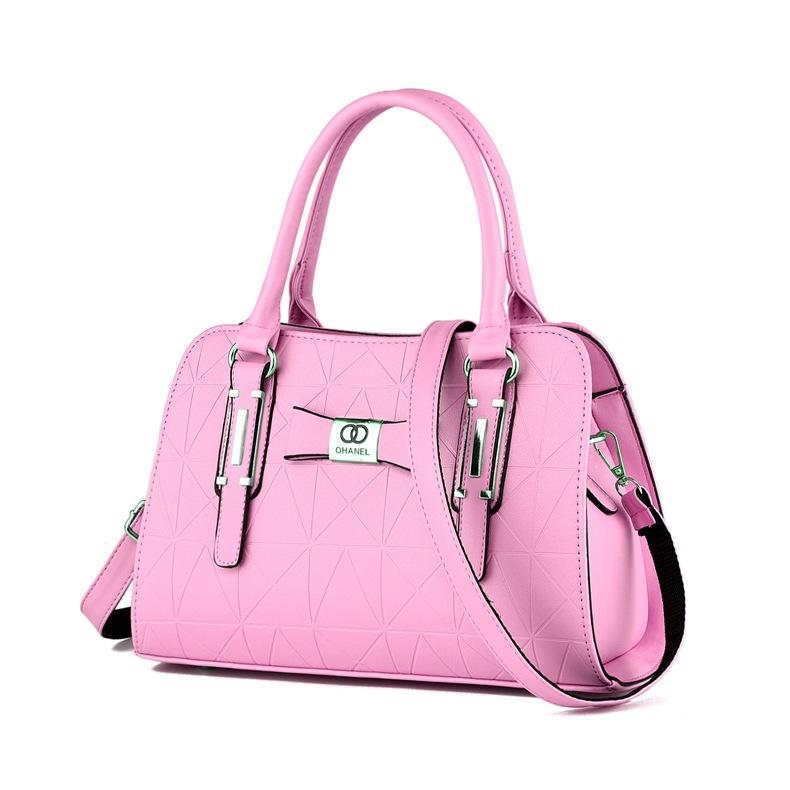 Fashion High Quality Shoulder Bag for Women made of PU leather, featuring multiple compartments and a stylish design.