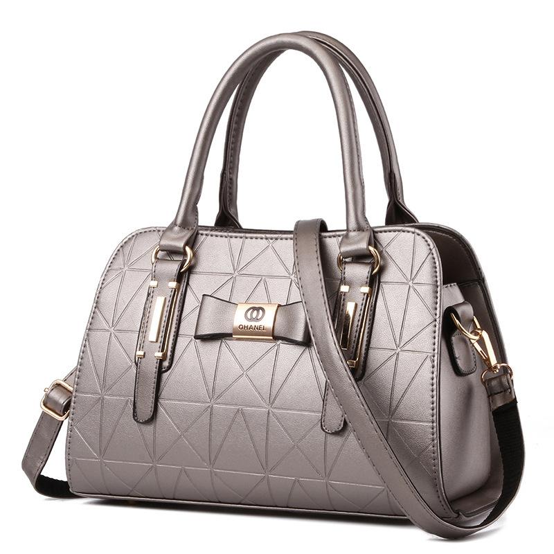 Fashion High Quality Shoulder Bag for Women made of PU leather, featuring multiple compartments and a stylish design.