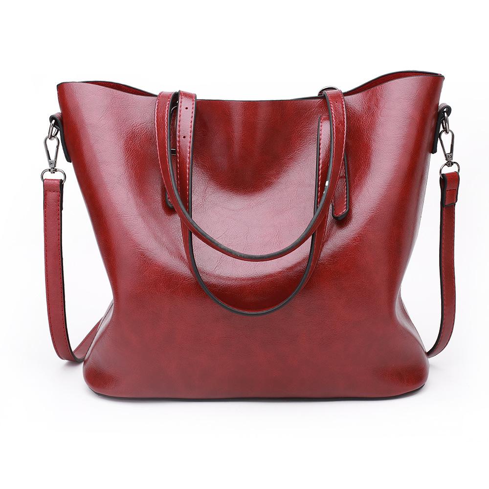 Leisure Fashion Simple Shoulder Bag for Ladies in stylish PU leather, featuring a comfortable shoulder strap and elegant alloy accents.