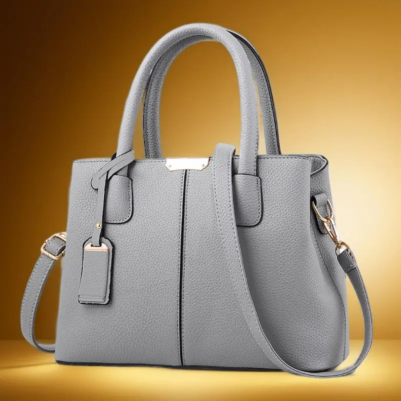 Stylish Leather Handbag Diagonal showcasing high-quality leather, classic design, and adjustable strap, perfect for modern women.