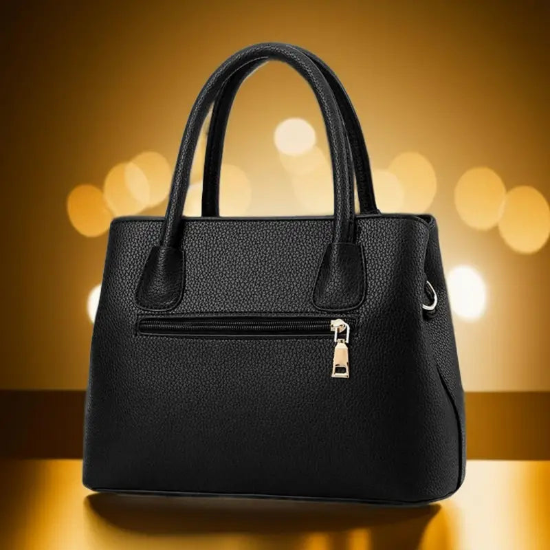 Stylish Leather Handbag Diagonal showcasing high-quality leather, classic design, and adjustable strap, perfect for modern women.