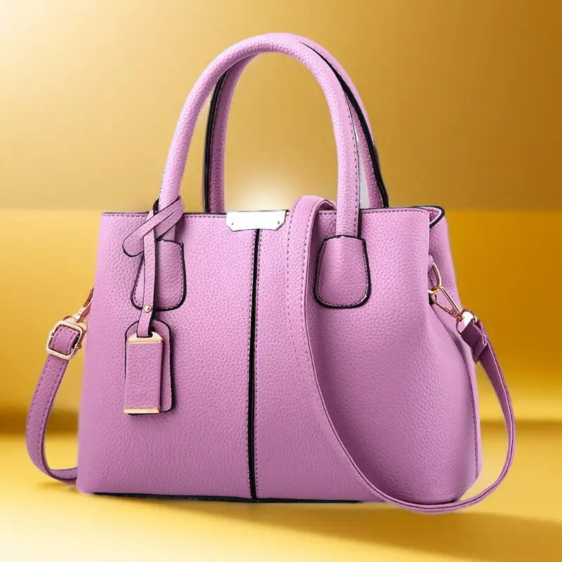 Stylish Leather Handbag Diagonal showcasing high-quality leather, classic design, and adjustable strap, perfect for modern women.