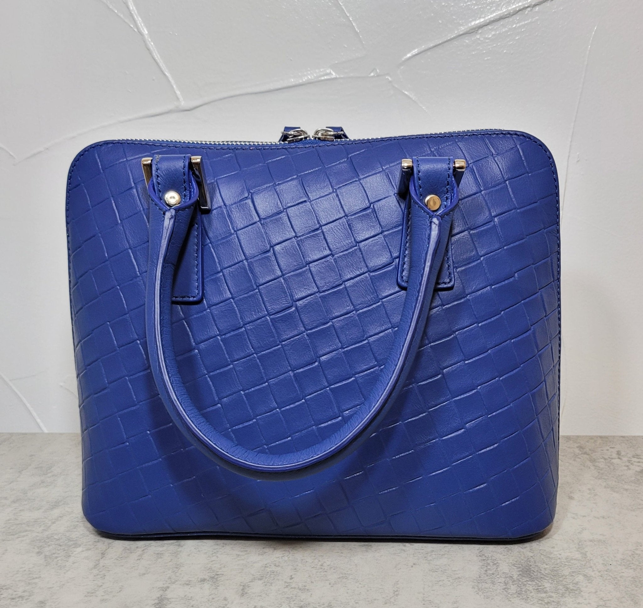 Y by Yaya Blueberry Crossbody handbag made of premium Italian leather, featuring silver hardware and multiple compartments.