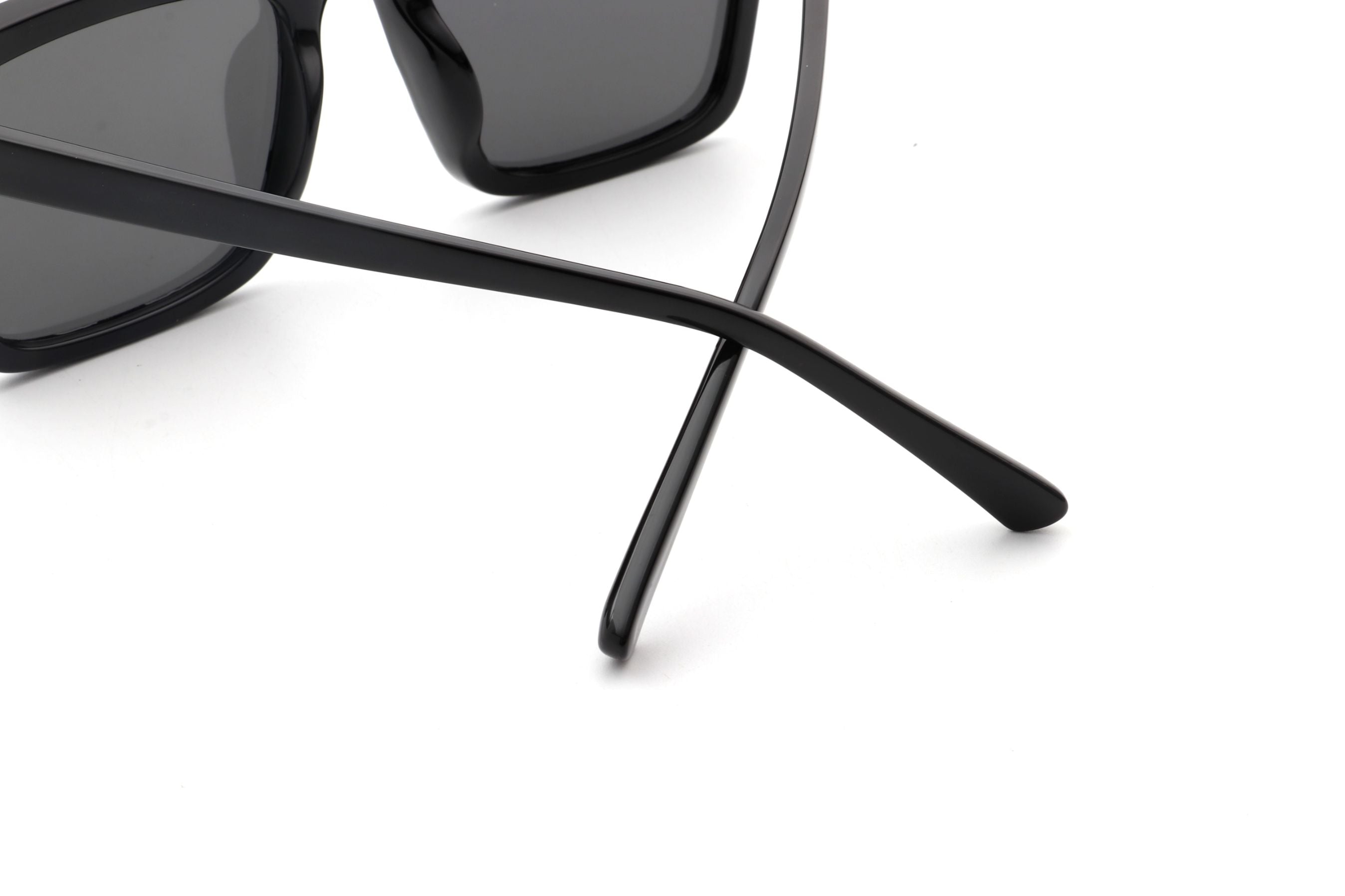 Classic Square Flat Top Retro Fashion Sunglasses with a stylish design, offering UV protection and a comfortable fit.