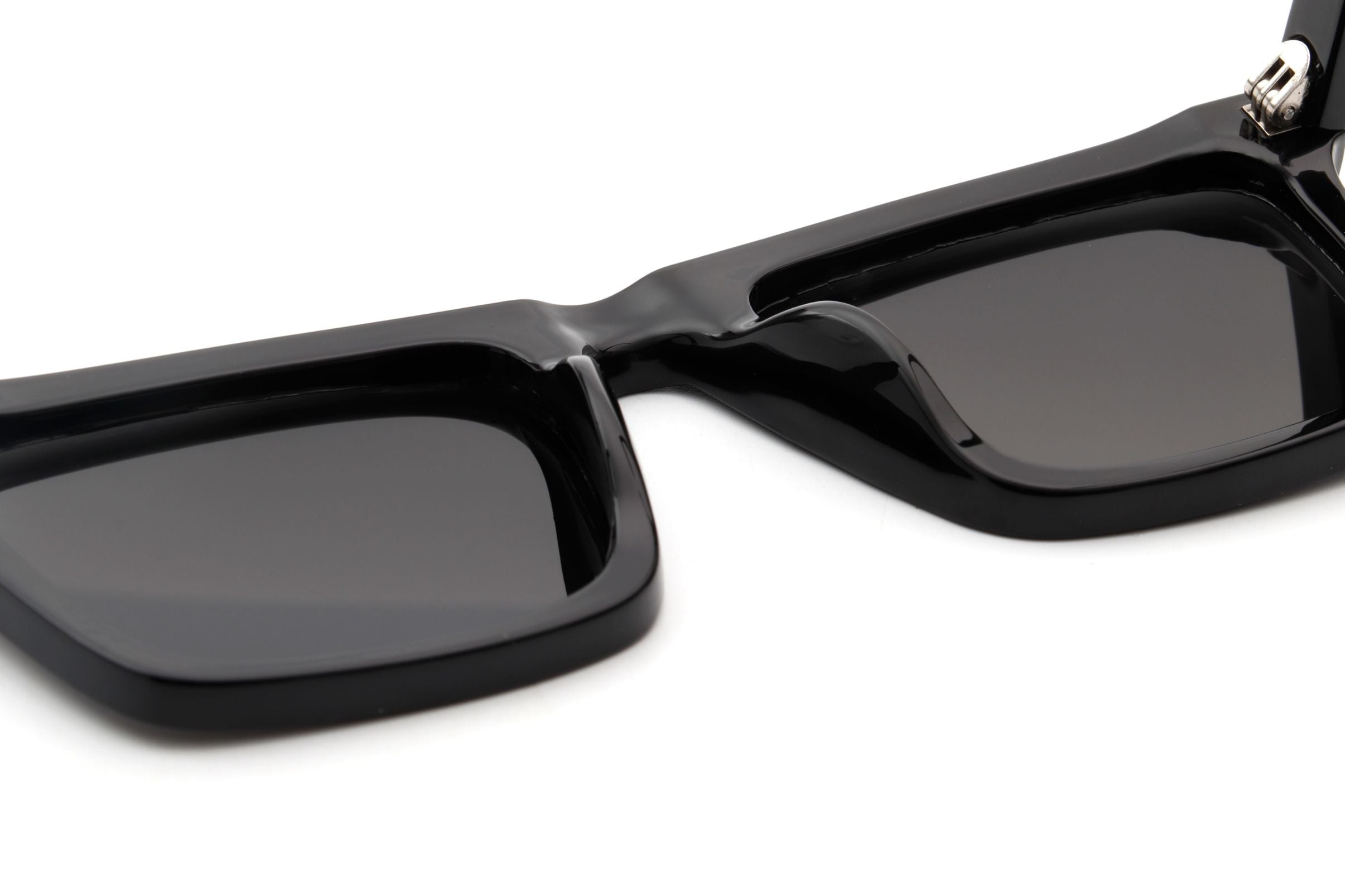 Classic Square Flat Top Retro Fashion Sunglasses with a stylish design, offering UV protection and a comfortable fit.