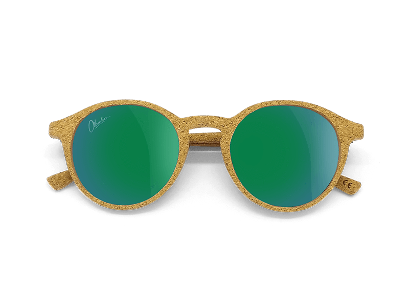 Okulars® Oak Breeze - Verde sunglasses featuring a natural cork frame and green mirrored polarized lenses.