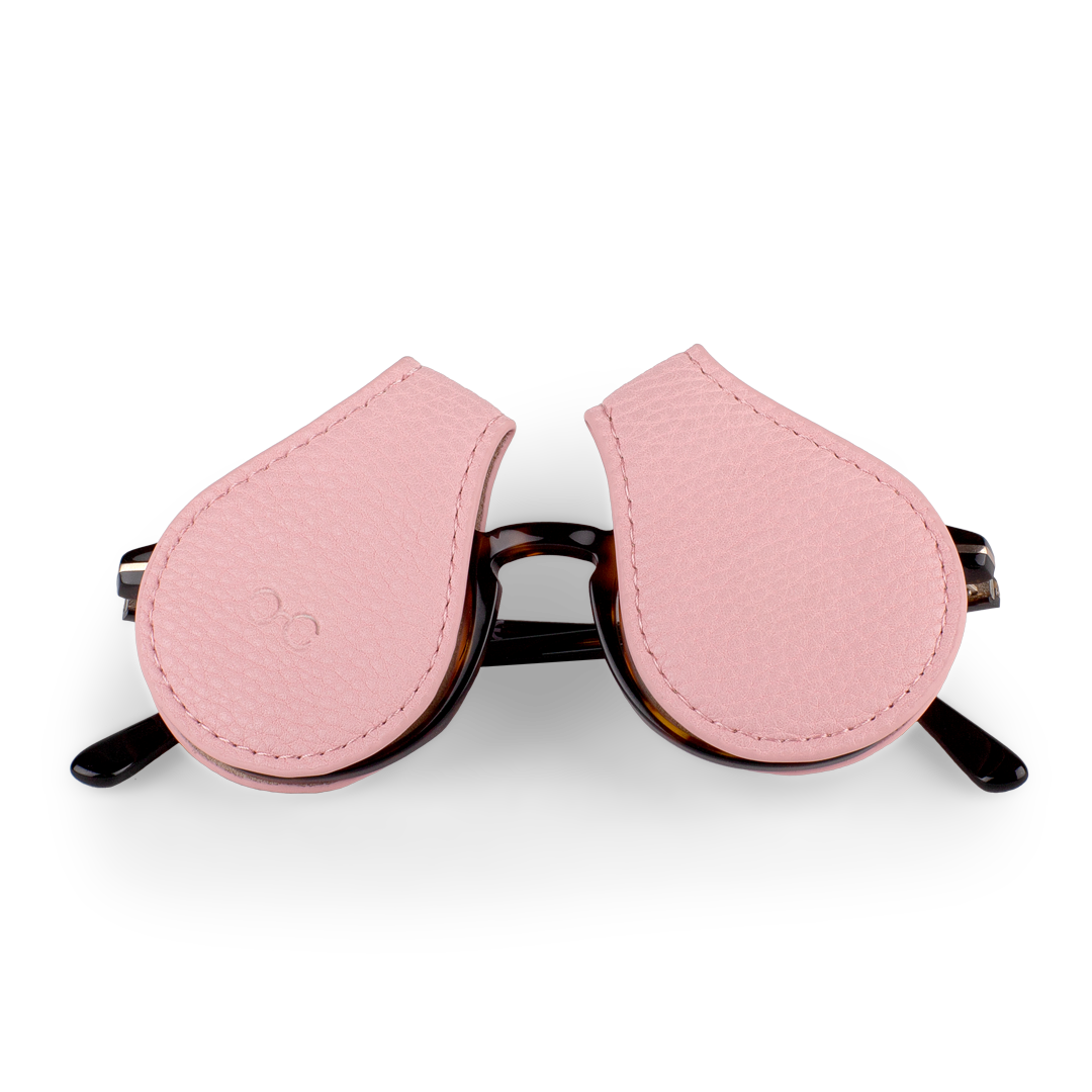 Oqular Clip showcasing a sleek, stylish design for protecting glasses and sunglasses, ideal for travel and everyday use.