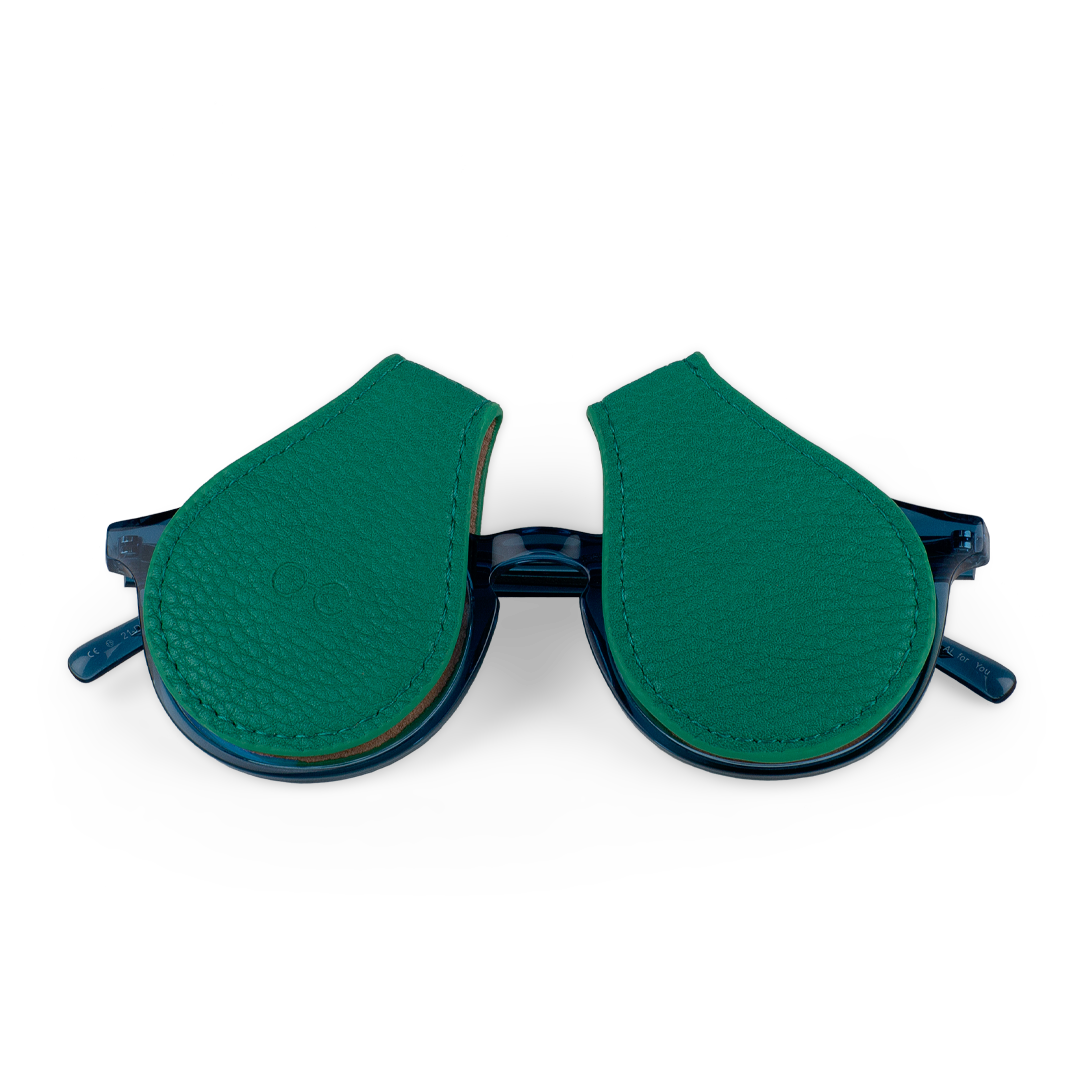 Oqular Clip showcasing a sleek, stylish design for protecting glasses and sunglasses, ideal for travel and everyday use.