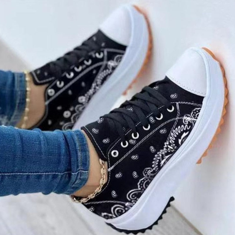 Fashion Women Sneakers in a stylish canvas pattern, perfect for casual sports and everyday wear.