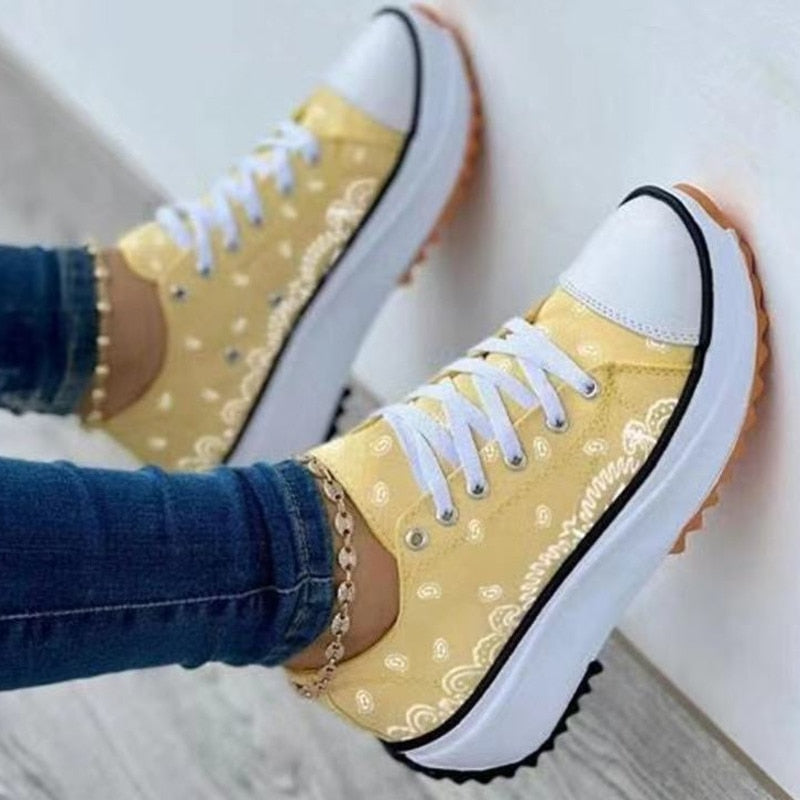 Fashion Women Sneakers in a stylish canvas pattern, perfect for casual sports and everyday wear.