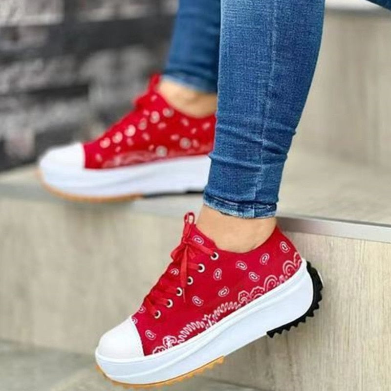 Fashion Women Sneakers in a stylish canvas pattern, perfect for casual sports and everyday wear.