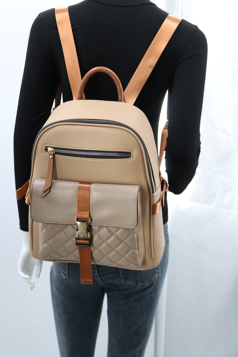 Backpack B1724 featuring a durable design, spacious compartments, and padded straps, ideal for daily use and travel.