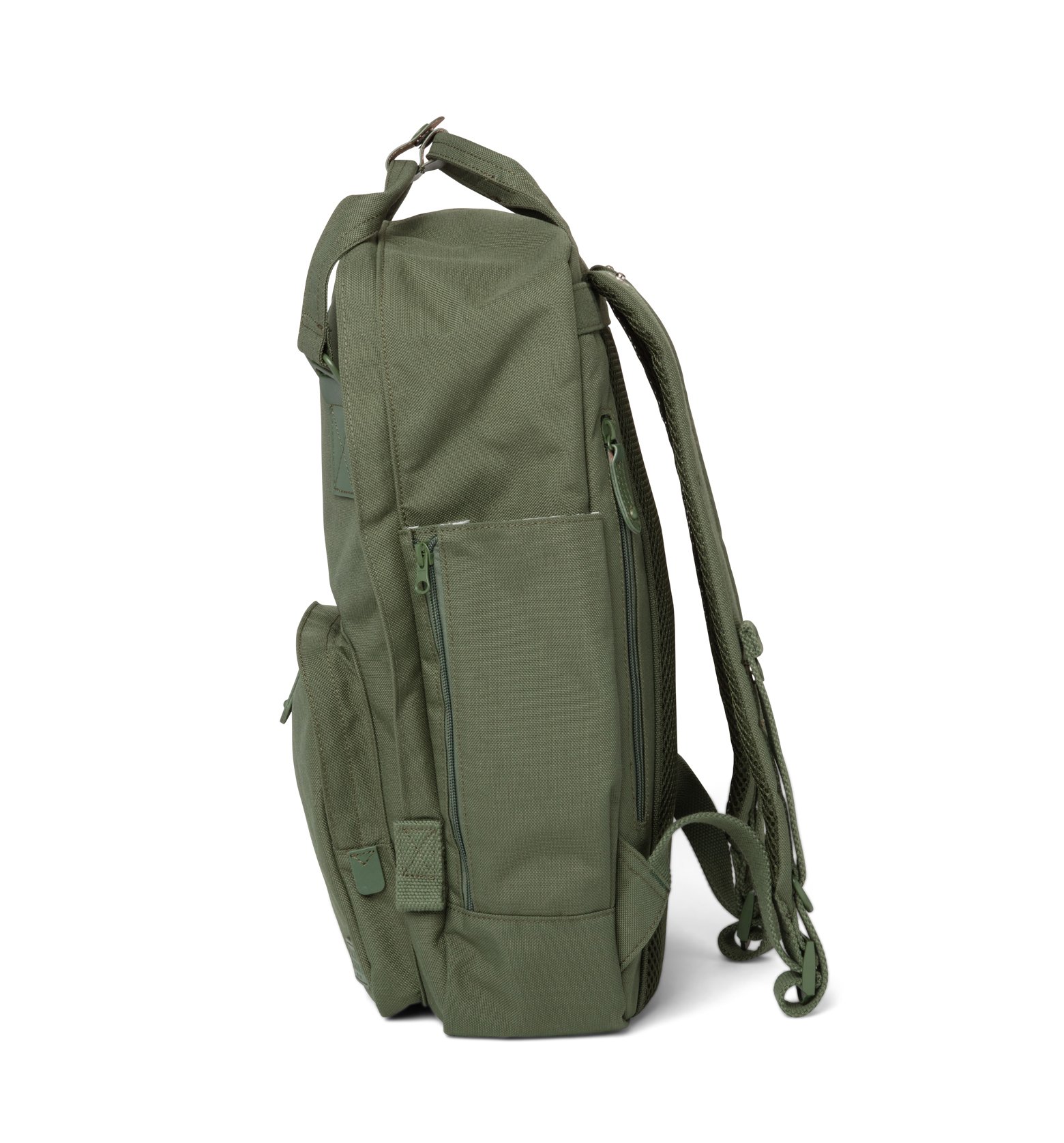 Cama Large Dark Moss backpack featuring a spacious design, water repellent nylon, and leather accents, ideal for daily use.