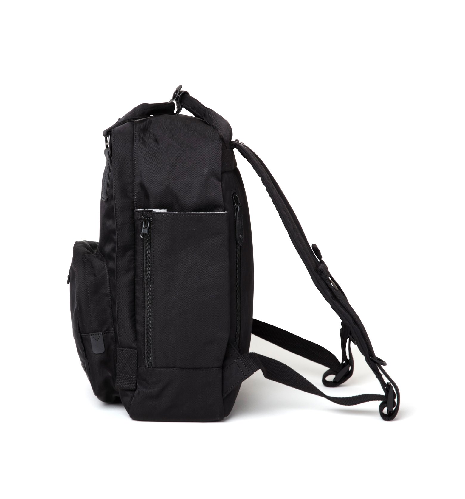 Cama (M) Black backpack featuring a sleek design, oversized square shape, and genuine leather accents, ideal for everyday use.