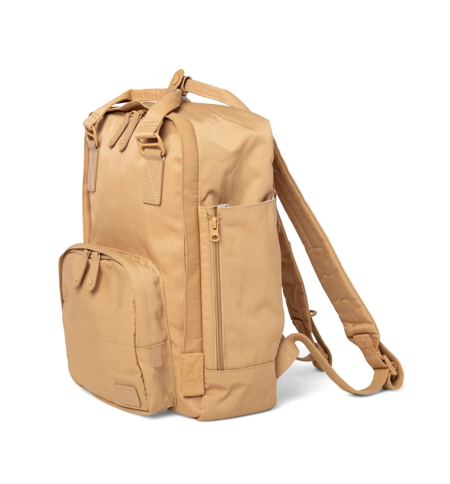 Cama (M) Caramel backpack featuring oversized square shape, water-repellent nylon, and leather accents.