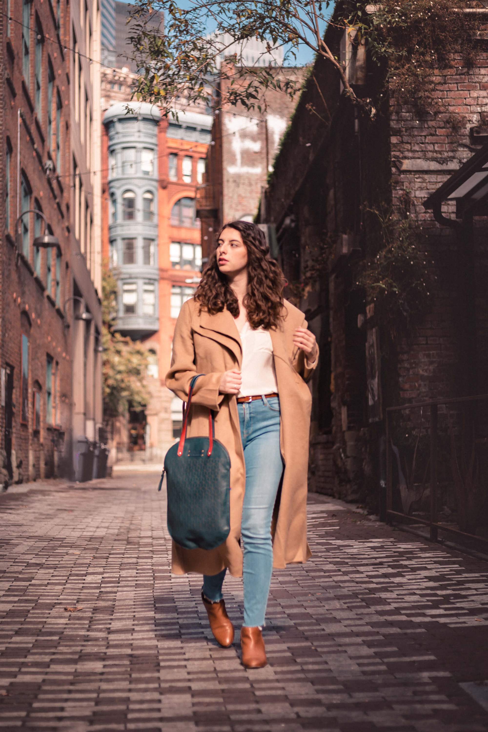 DOMUS Tote featuring elegant leather and tessellation design, perfect for brunch or daily use.