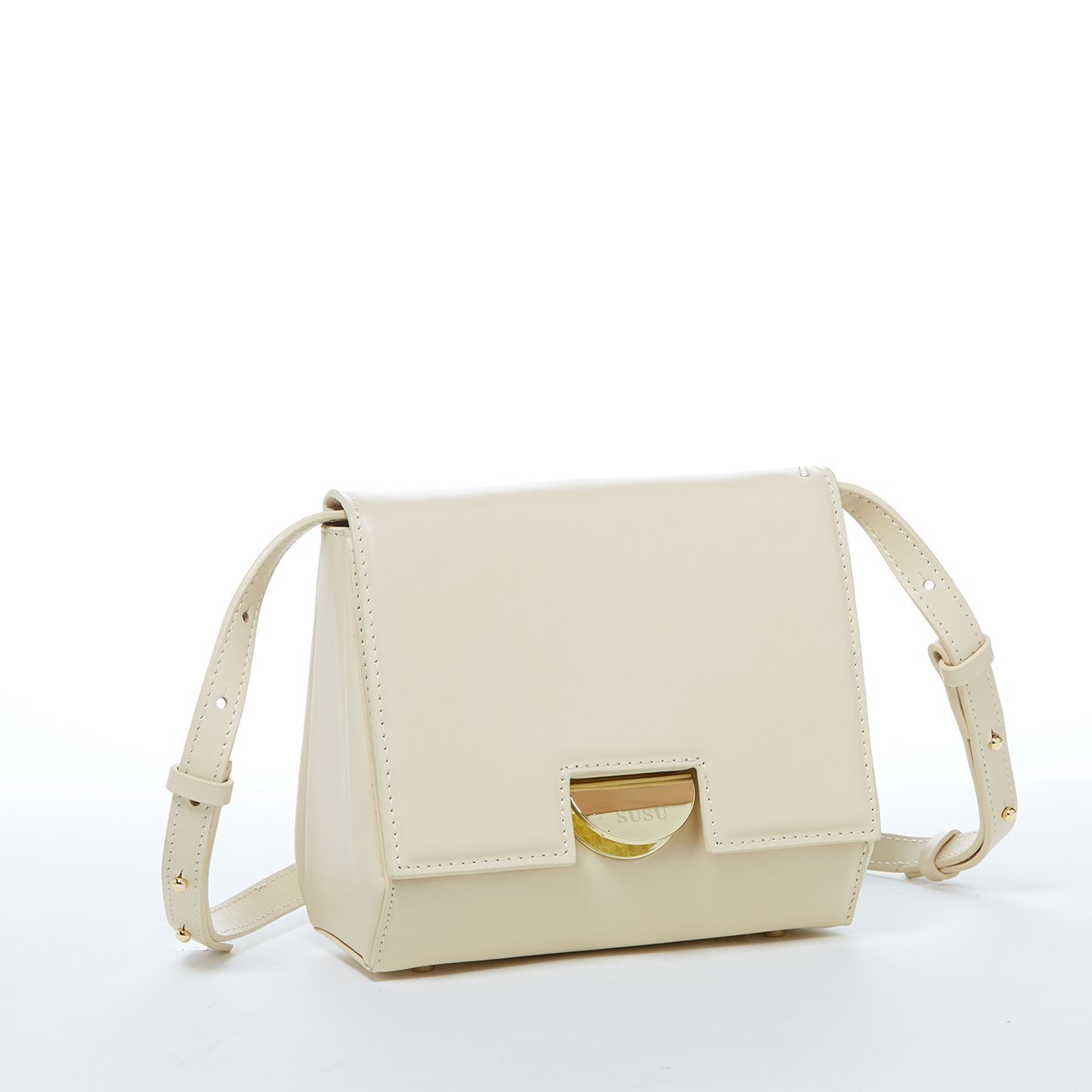 Elizabeth Off White Leather Saddle Bag featuring gold hardware and adjustable strap, perfect for stylish organization.