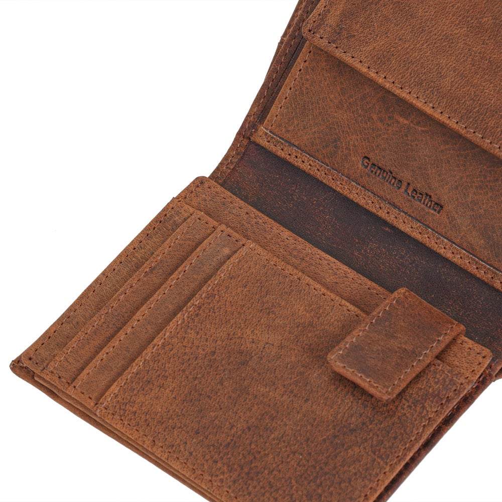 Gentlemen's Vintage Wallet made of premium leather, featuring RFID blocking technology and a stylish vintage design.