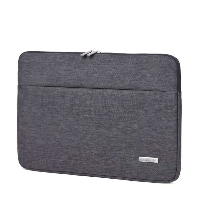 High-quality water repellent laptop liner bag made from durable polyester fabric, designed to fit laptops up to 15.6 inches.