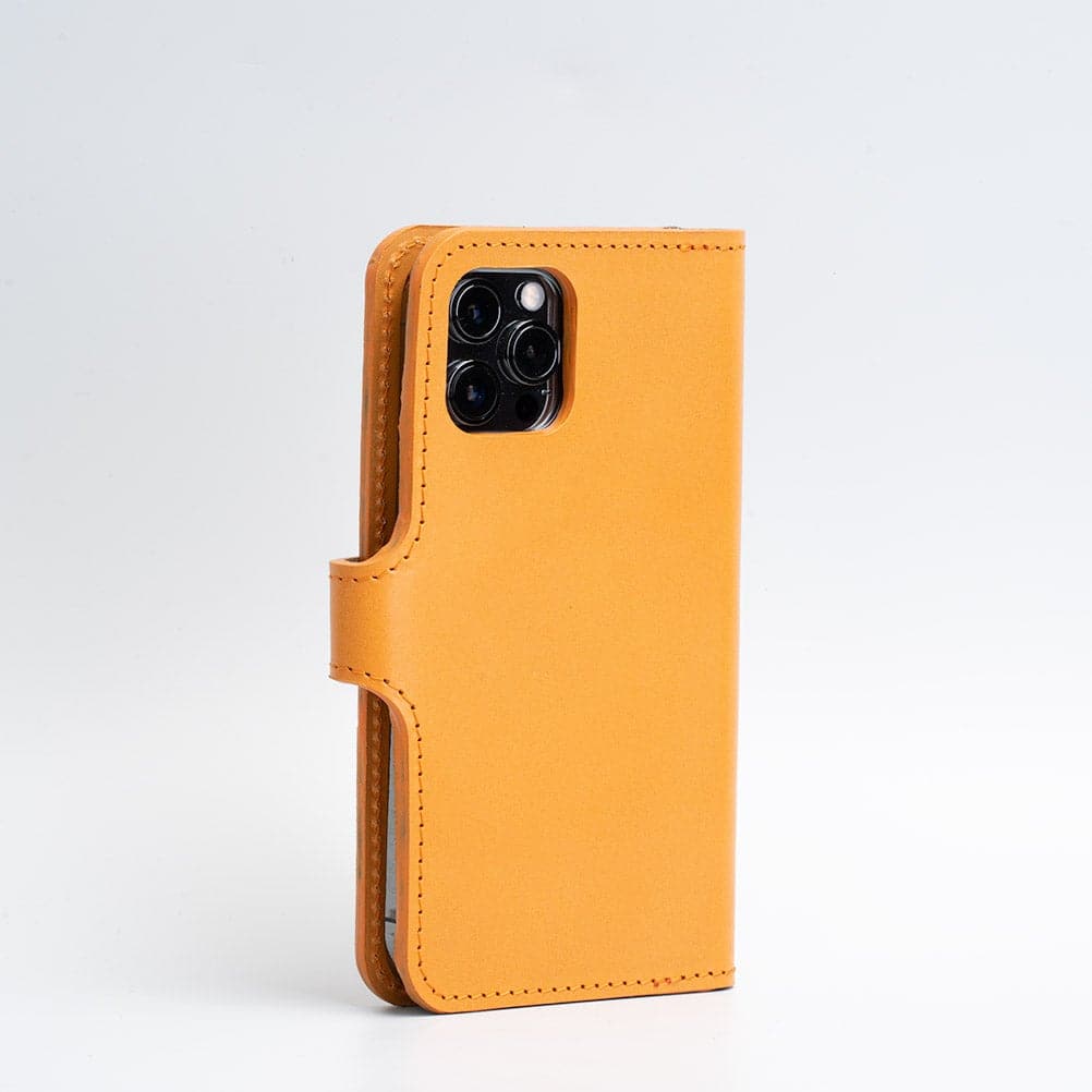 iPhone 14 Top-Grain Leather Folio Case Wallet in classic design, showcasing premium leather and MagSafe feature.