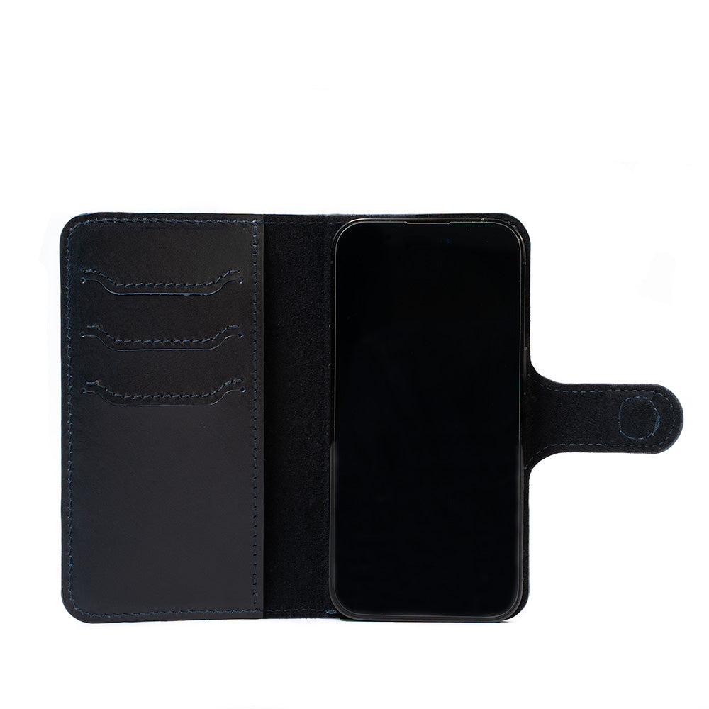 iPhone 14 Top-Grain Leather Folio Case Wallet in classic design, showcasing premium leather and MagSafe feature.