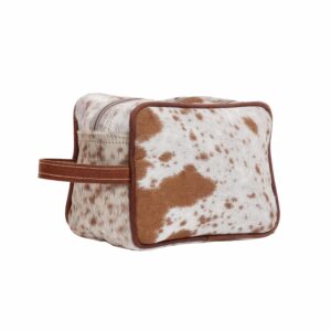 Jyun Dopp Kit made from upcycled canvas featuring a stylish vintage print, perfect for organizing essentials.