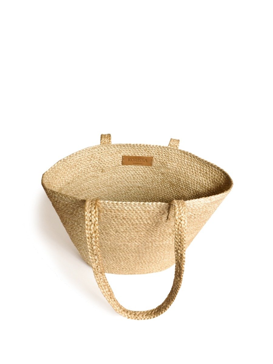 Kata Shoulder Bag made from 100% jute, featuring a spacious design and natural color, handcrafted by Fair Trade artisans.