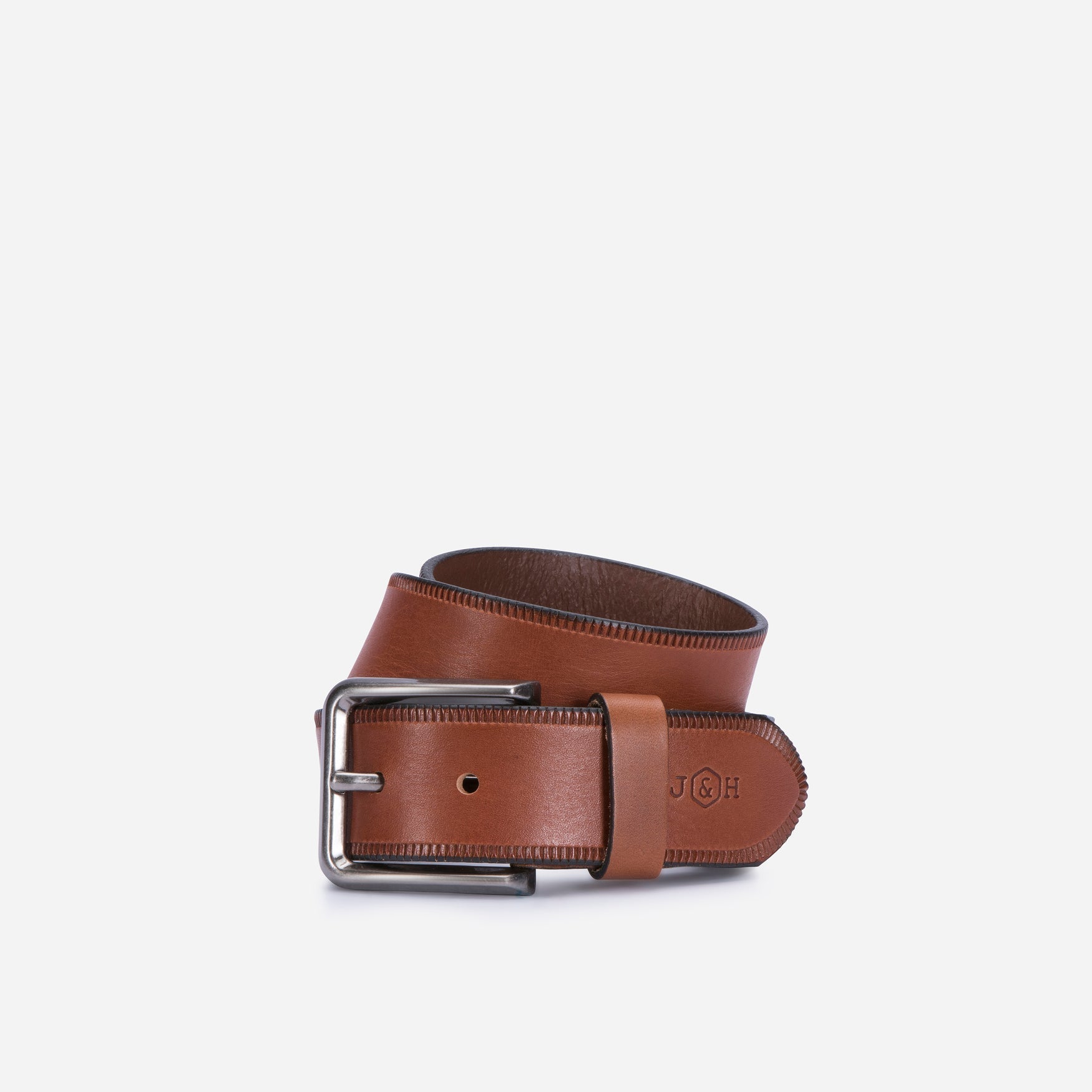 Men's camel belt with subtle texture and elegant buckle, perfect for various outfits.