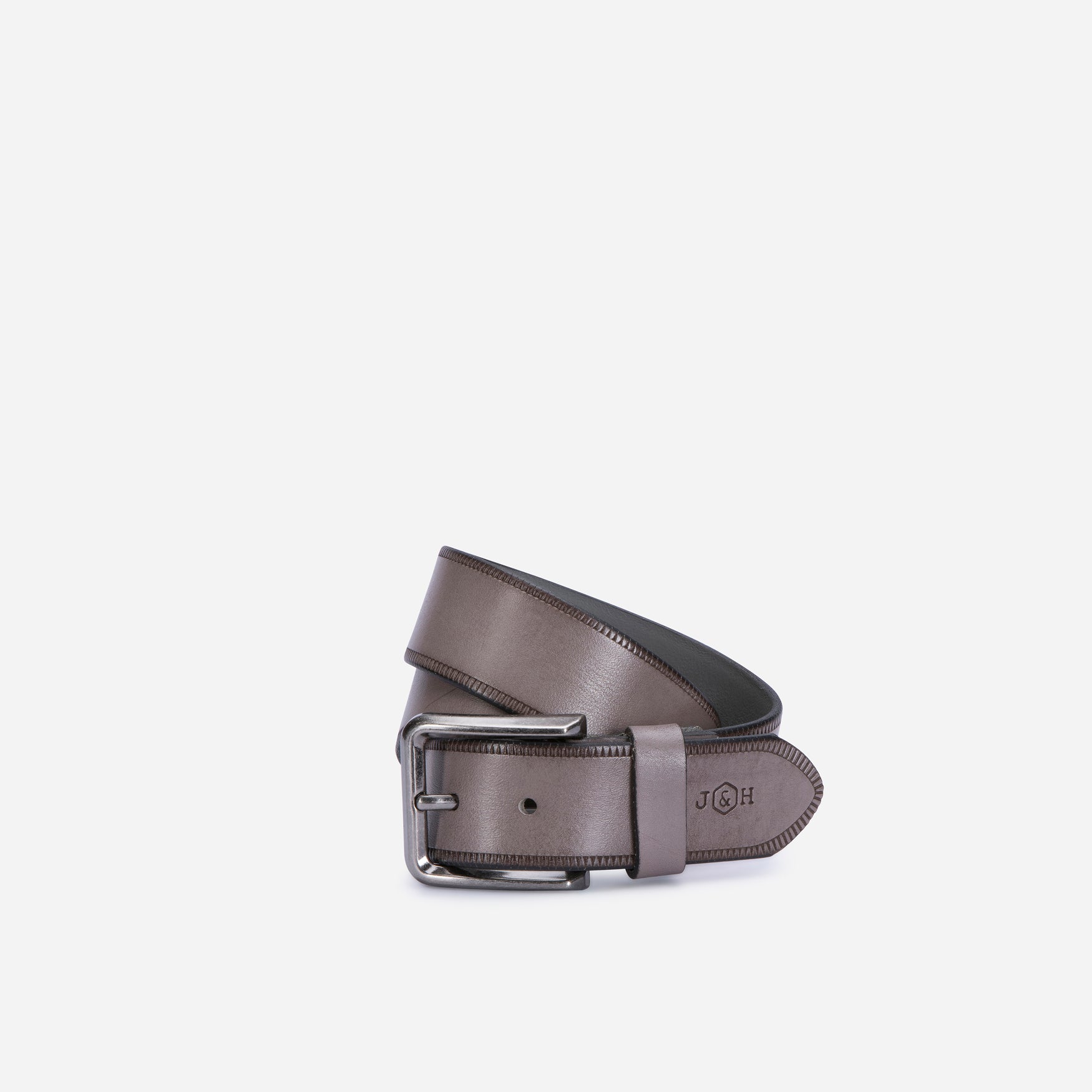 Men's grey belt with subtle texture, perfect for versatile styling.