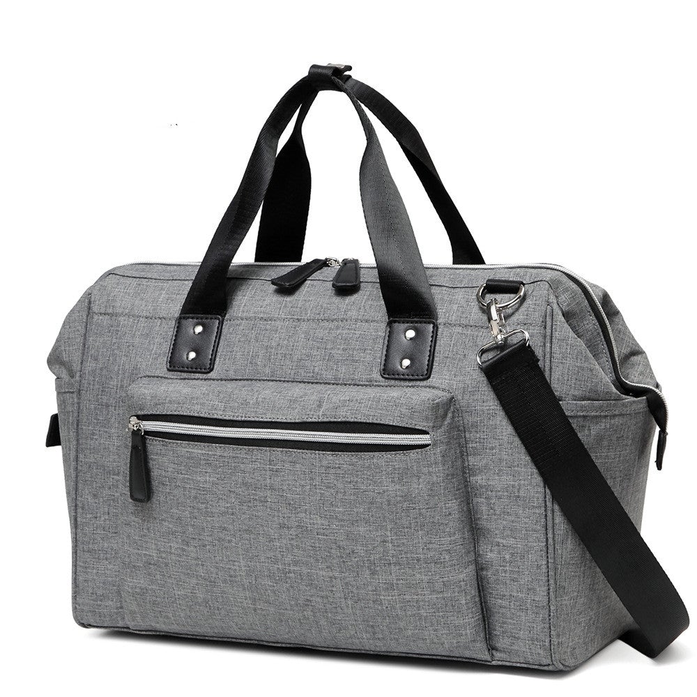 Multifunctional large-capacity one-shoulder travel bag in stylish design, made of durable polyester, ideal for travel and daily use.