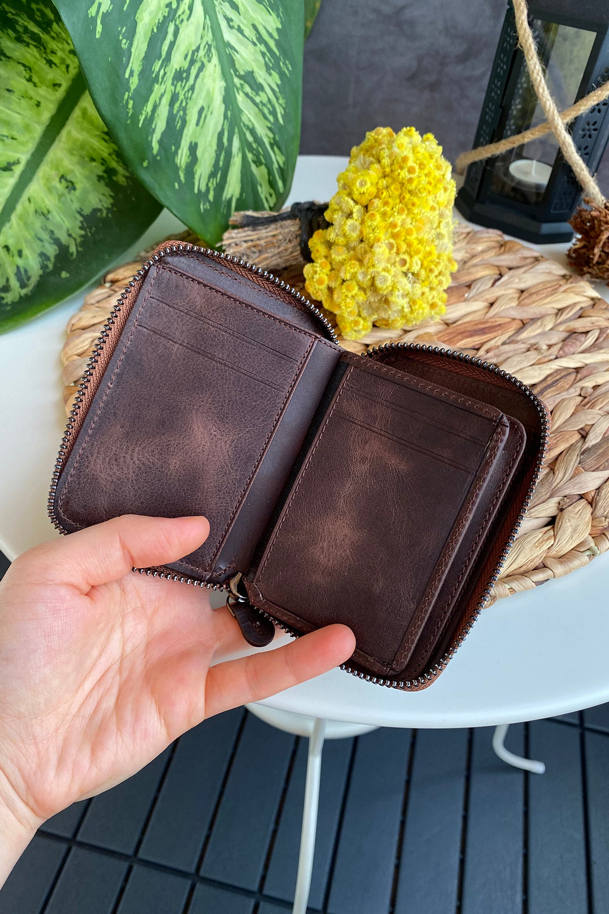 Porto Genuine Leather Wallet featuring a zipper, showcasing its elegant design and multiple card slots.