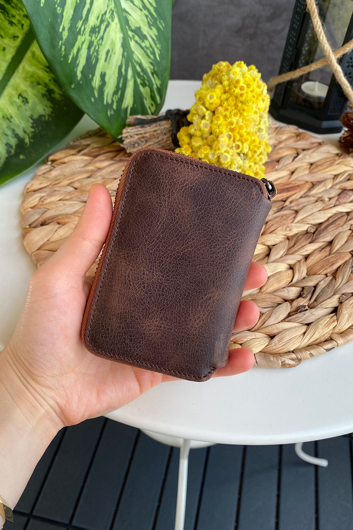 Porto Genuine Leather Wallet featuring a zipper, showcasing its elegant design and multiple card slots.