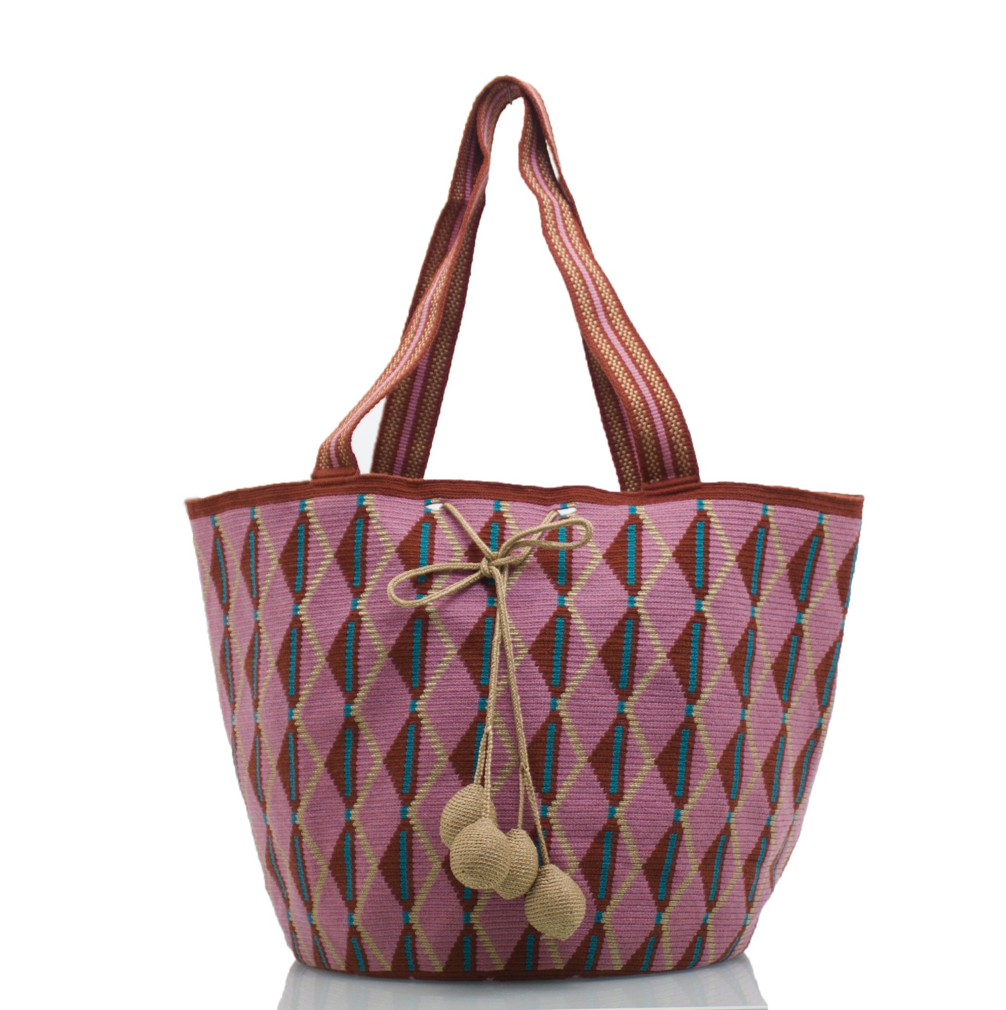 SUSU Essential Tote EL_66, a hand-knitted crochet tote bag with stylish hand-woven straps, perfect for everyday use and travel.