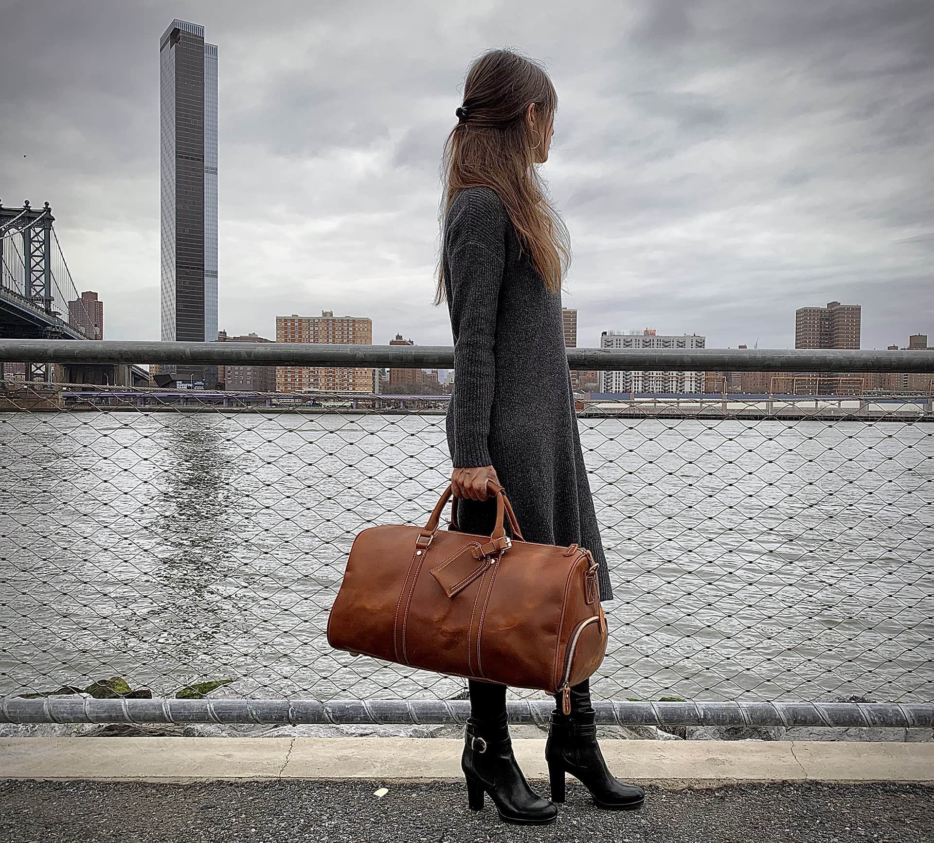 The Dagny Weekender large leather duffle bag in a stylish design, showcasing its high-quality crazy horse leather and spacious interior.