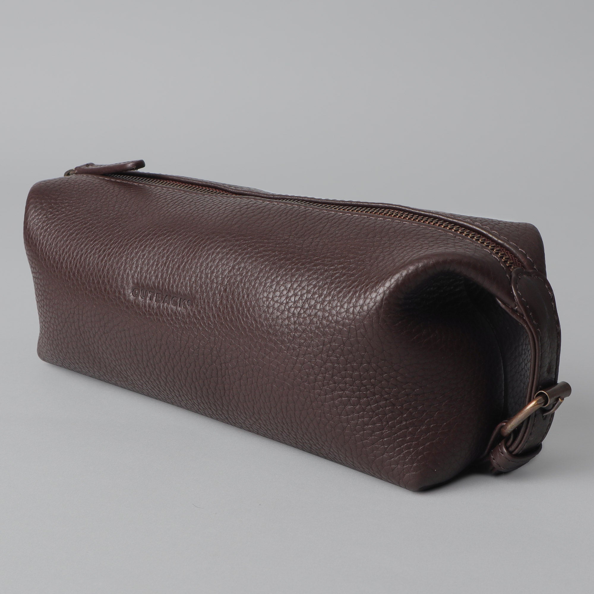 Tokyo Toilet Bag made of premium full grain leather, featuring a spacious interior and zipper pocket, designed for toiletries.