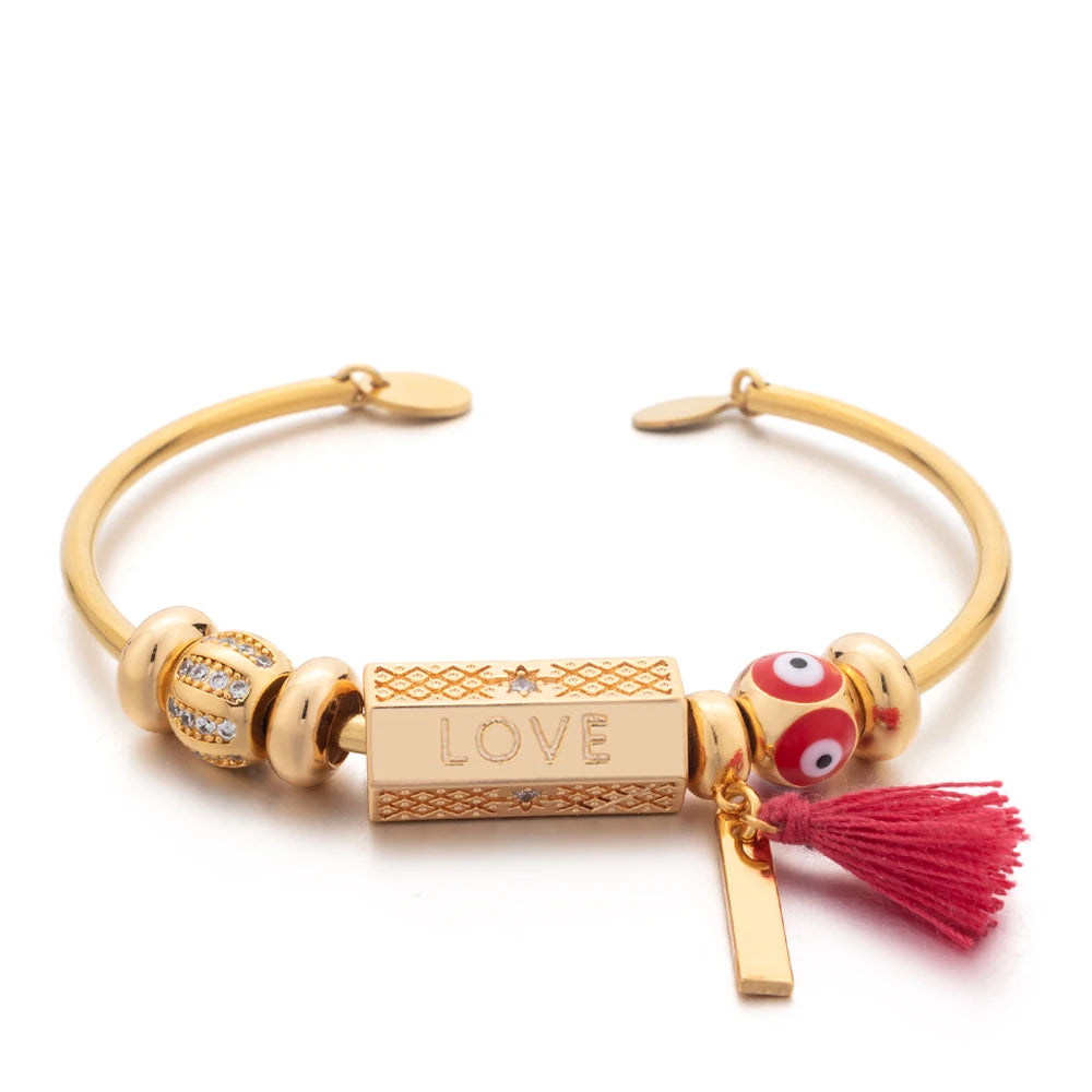 Trendy Engraved Love Charm Bracelet made of zinc alloy with a beaded design, featuring an engraved 'LOVE' charm.