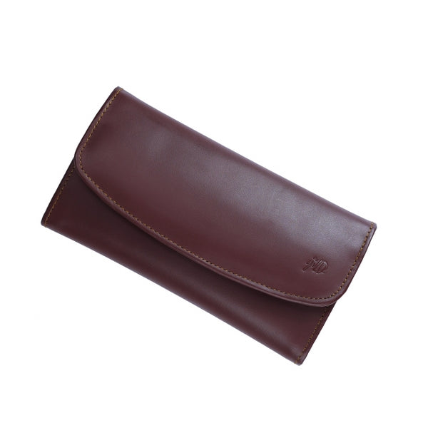 Elegant women leather clutch wallet with magnetic flip closure, designed for organizing cards, cash, and mobile phone.