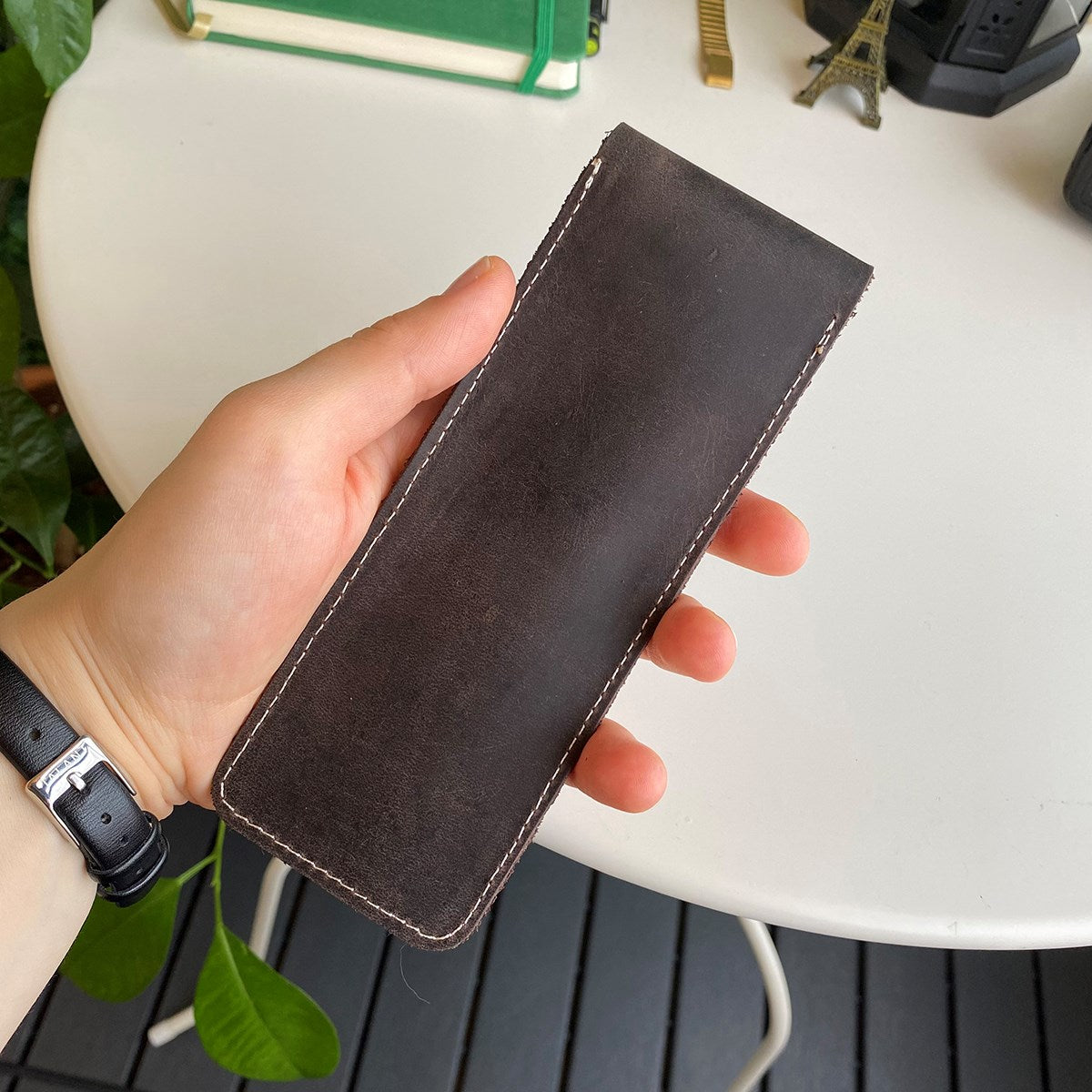 Zey Genuine Leather Penholder in a minimalist design, showcasing its elegant cow leather texture and zipper closure.