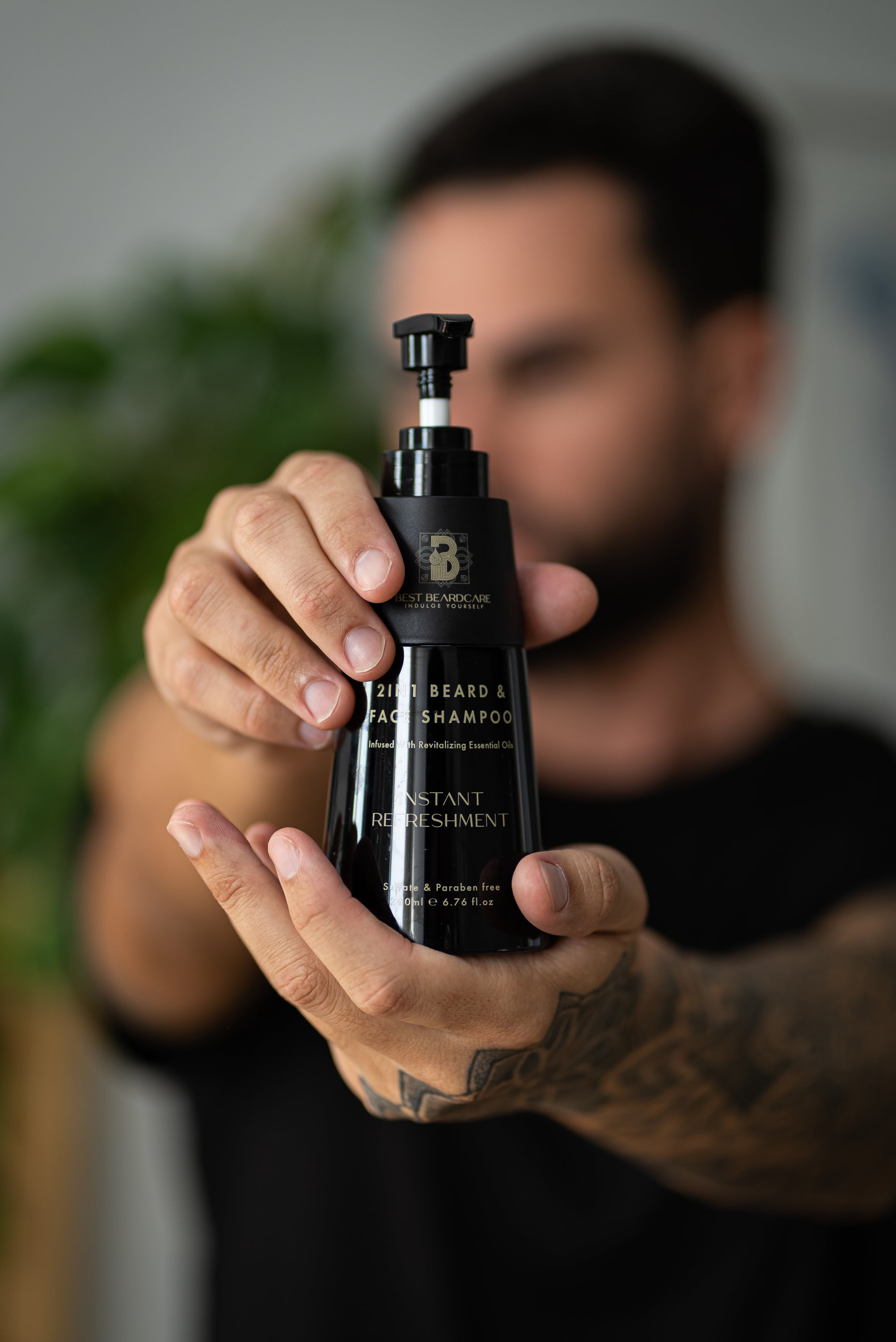 200ml bottle of Best-Beardcare 2in1 Beard and Face Shampoo with essential oils, designed for deep cleansing and refreshing beard care.