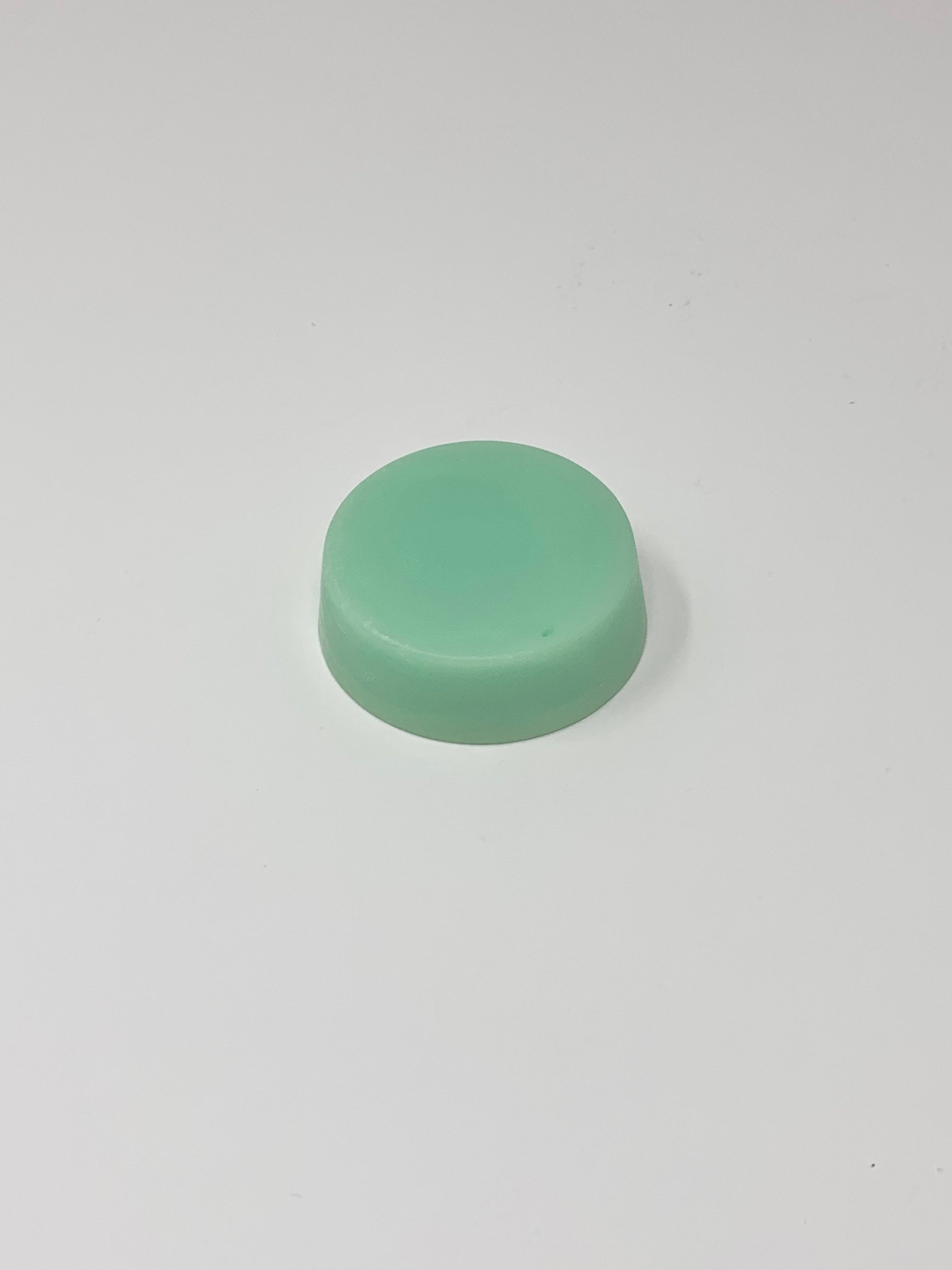 BEACH VIBES-Coco Cabana Conditioner bar with coconut lime scent, designed for deep cleaning oily hair.