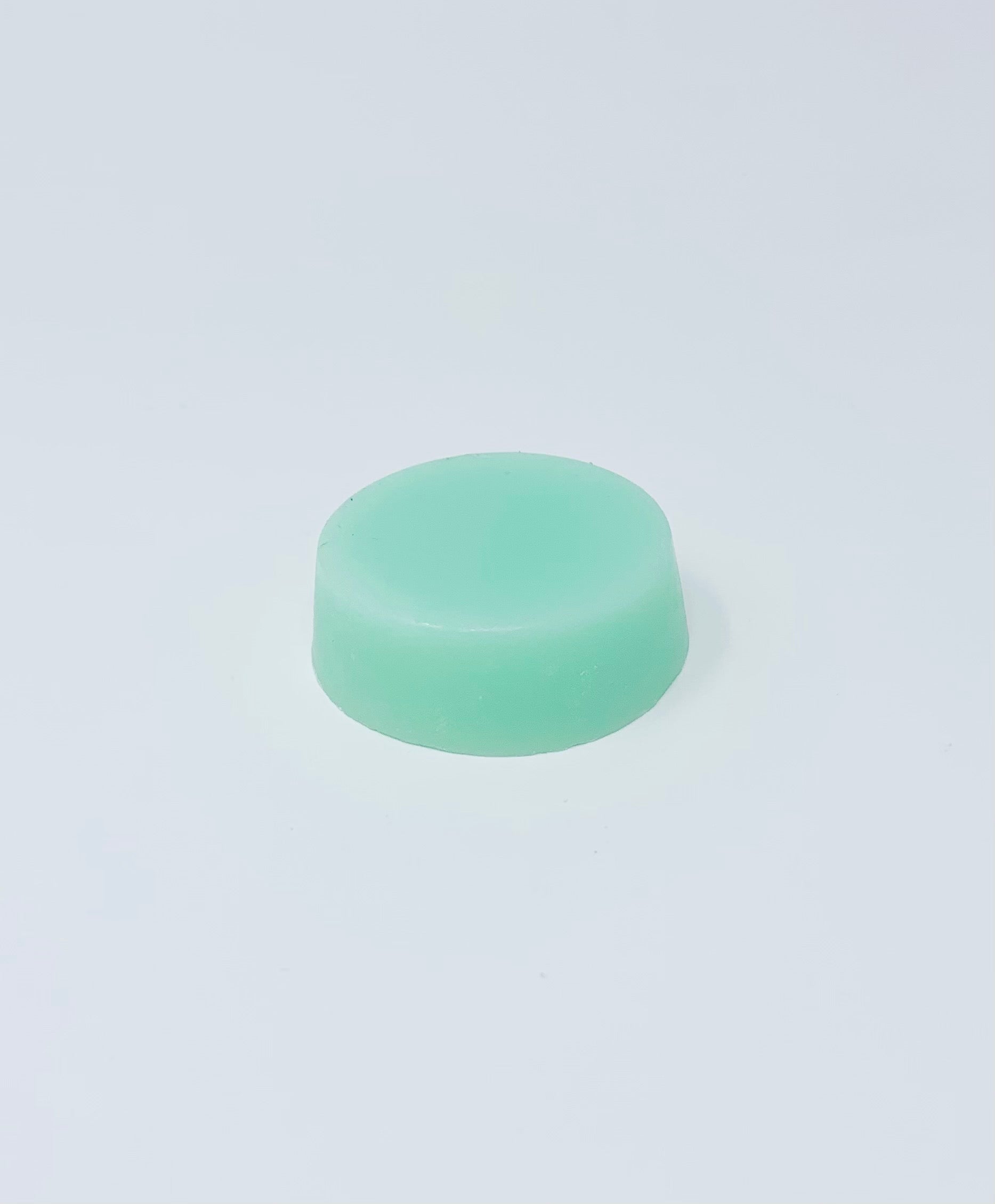 be BOLD Conditioner bar for thick, dry, and curly hair, showcasing its natural ingredients and eco-friendly packaging.