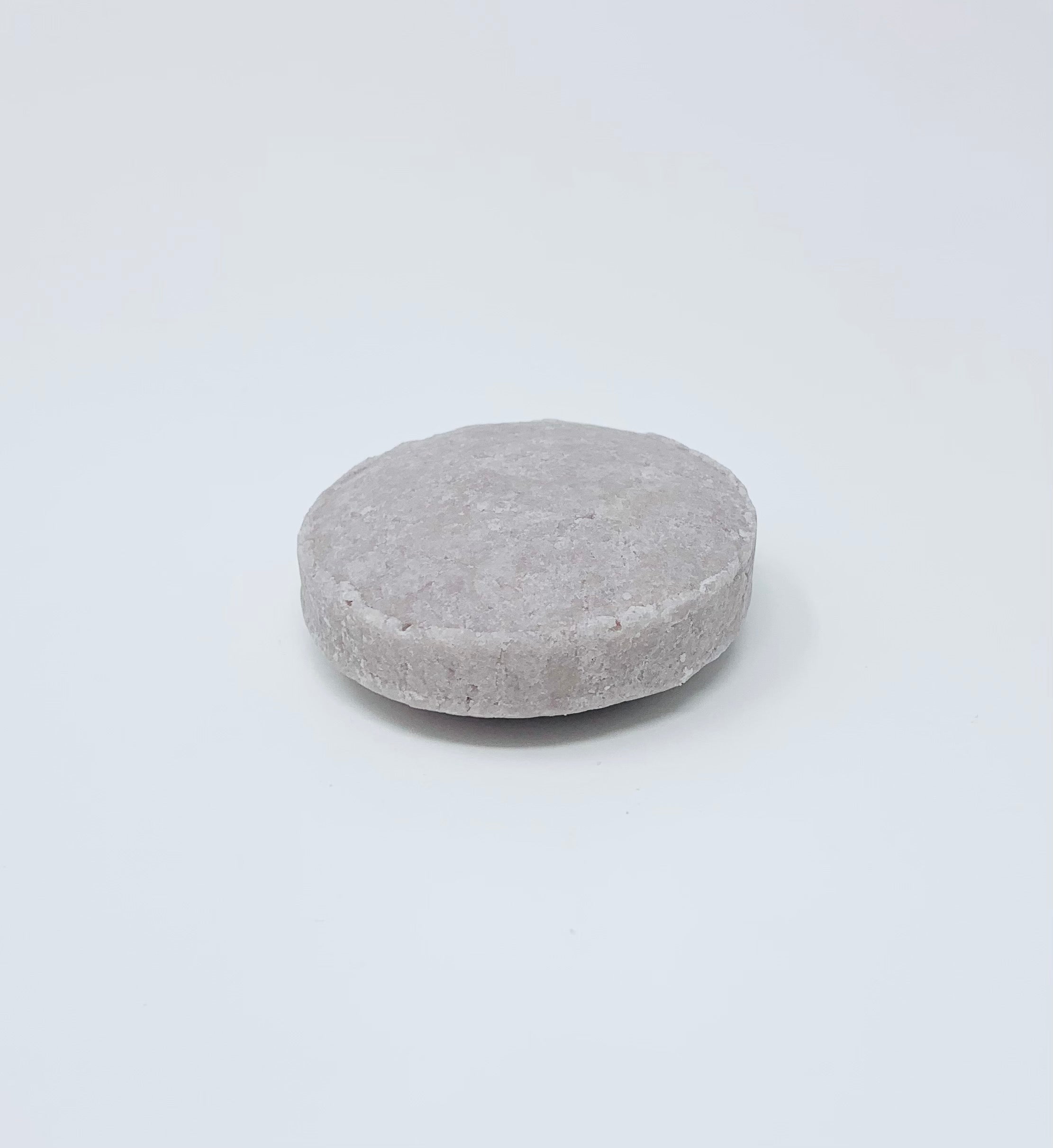 be BOLD Shampoo Bar for thick, dry, curly hair, featuring natural ingredients and eco-friendly packaging.