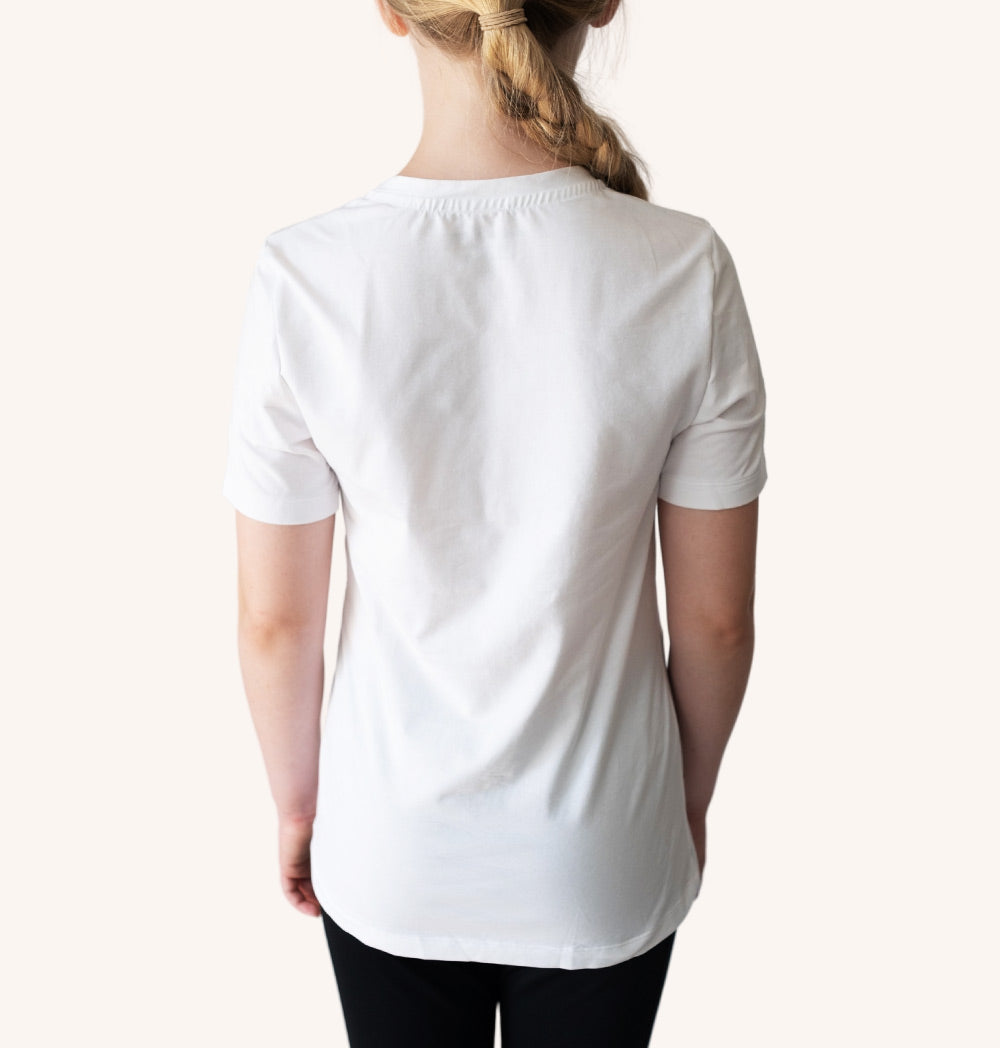 A comfortable and stylish Alignment Posture T-shirt for kids, featuring Posture Alignment Technology for improved shoulder alignment.