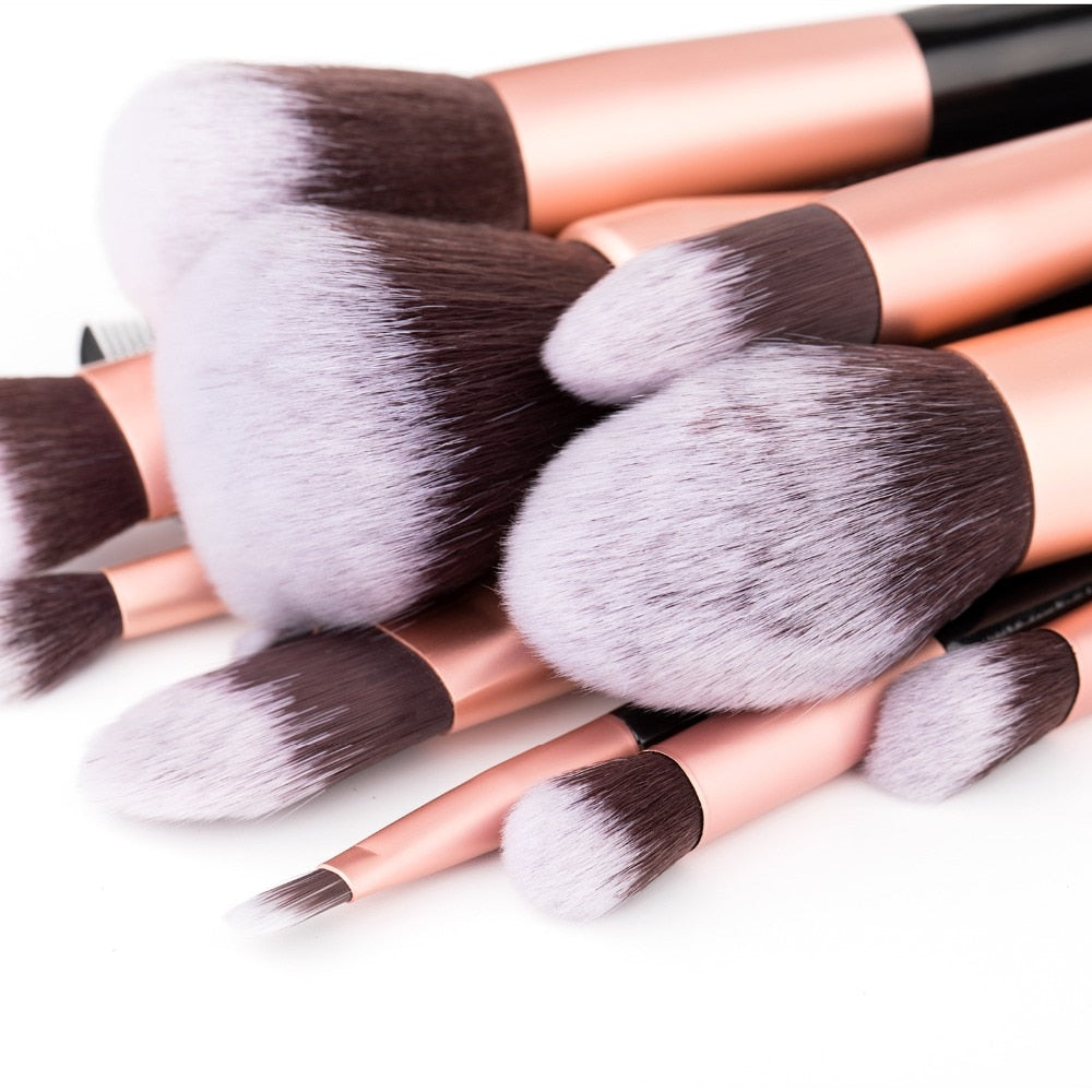 16pcs Makeup Brushes Set with synthetic hair bristles and wooden handles, displayed in a stylish leather bag.