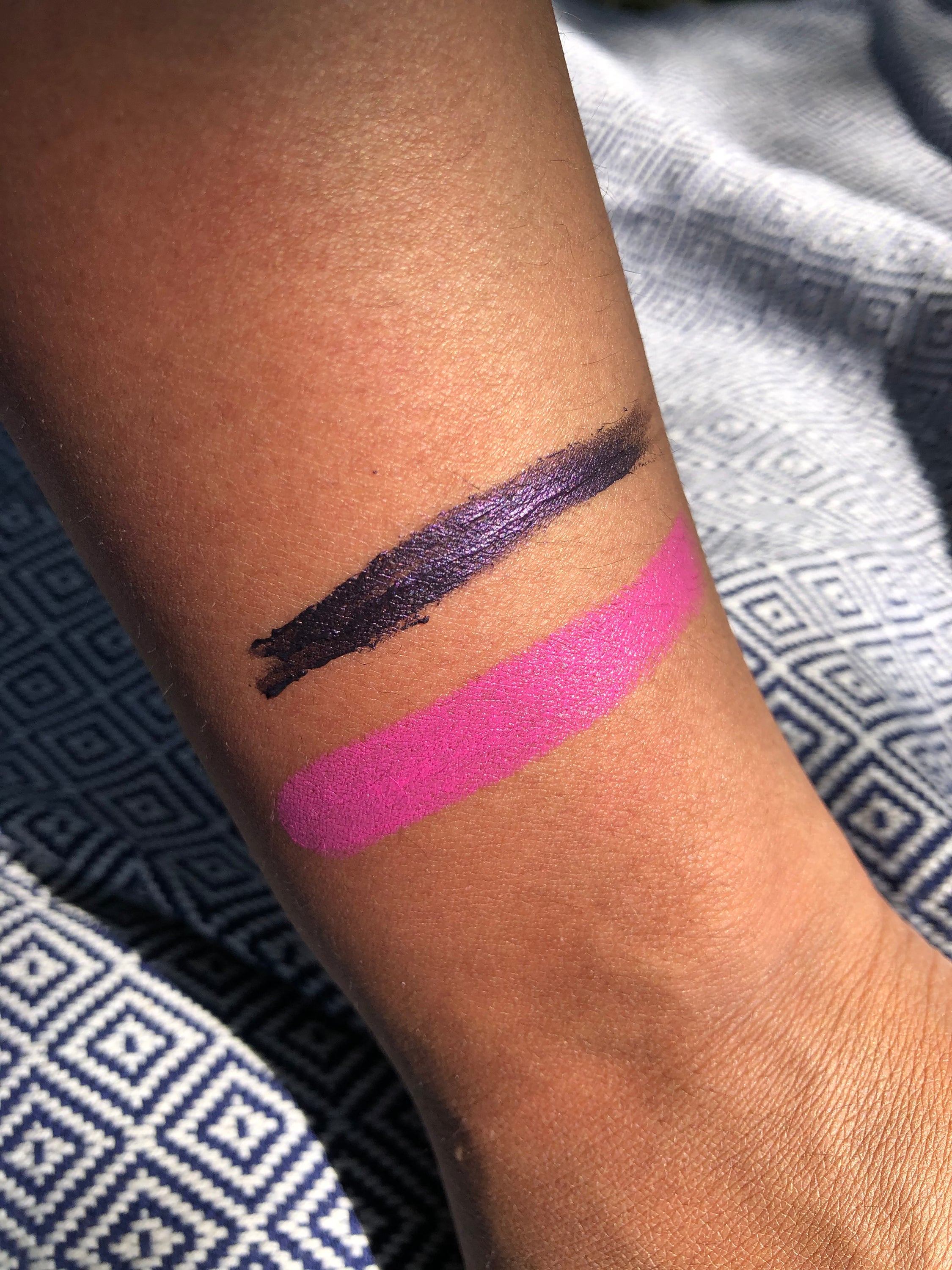 da lish + Barbie™ PILOT & ROCKER DUO STICK featuring vibrant purple metallic cream eyeshadow and sleek packaging.