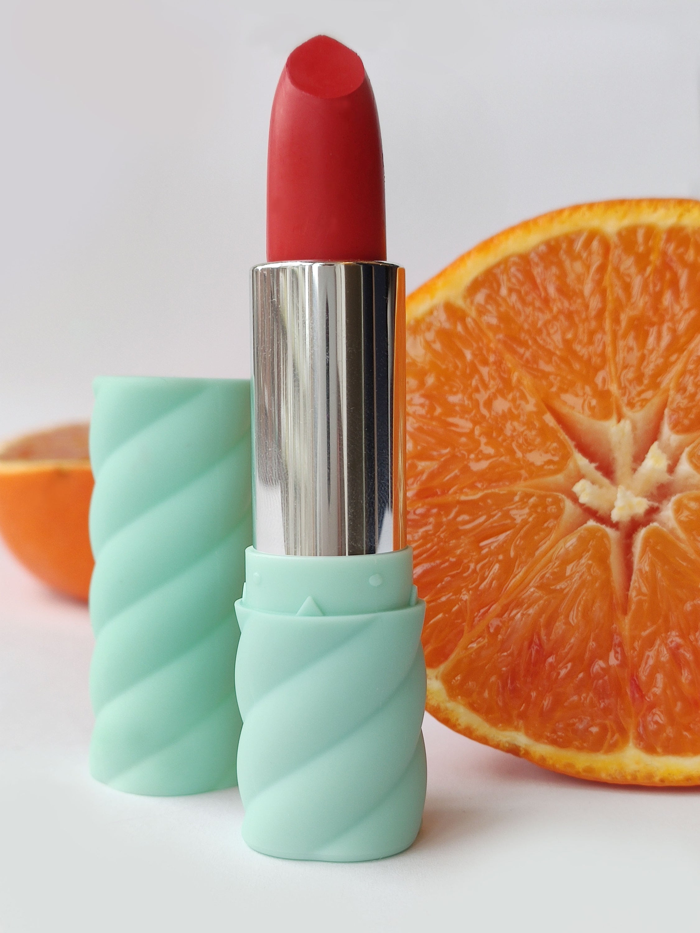 Kit SPRING BLOSSOM featuring two vibrant Colorland lipsticks: SUNSET and PINK HORIZONS, perfect for spring makeup.