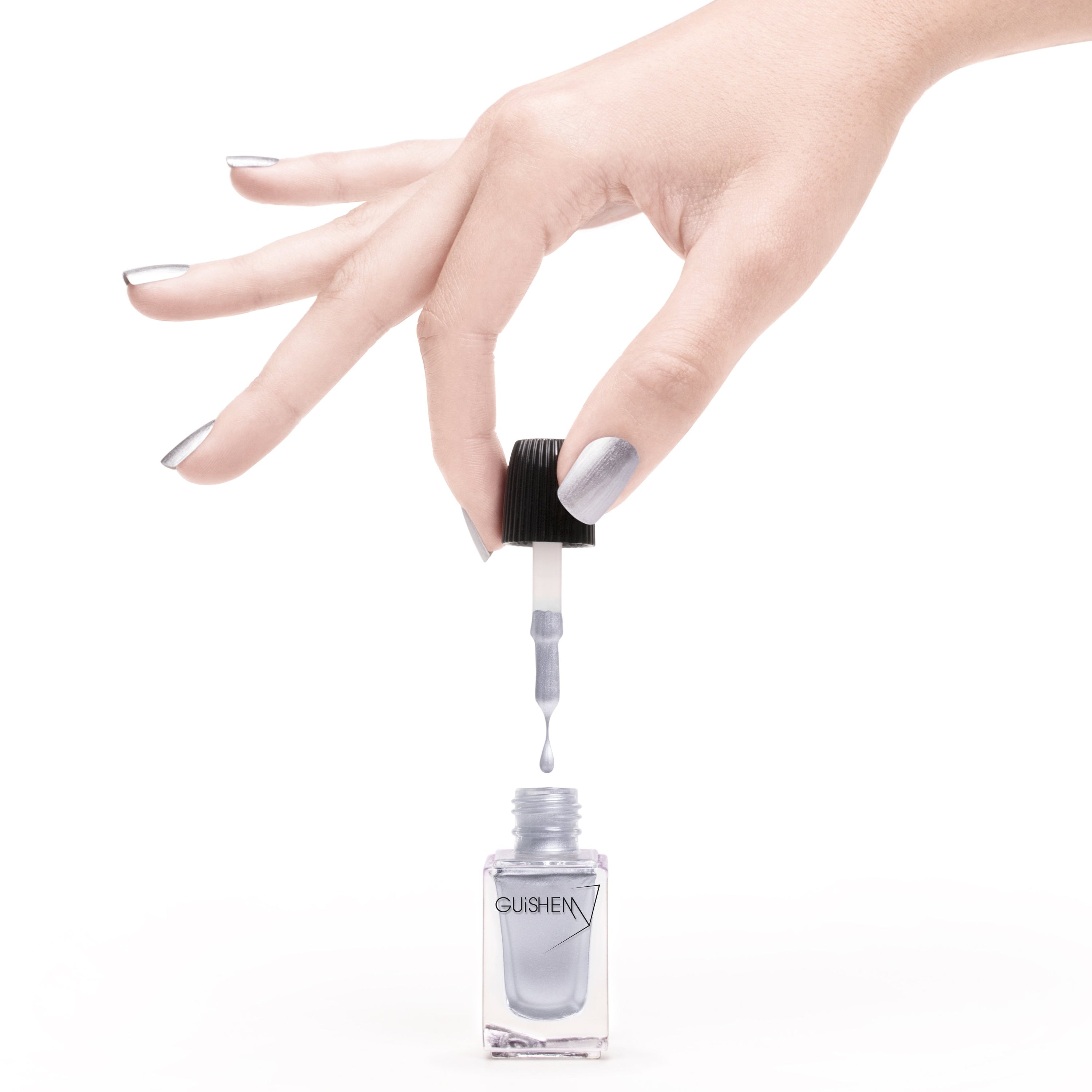 GUiSHEM Premium Nail Lacquer in shade SELFIE - 420, showcasing a luxe chrome metal finish in a stylish glass bottle with a custom brush.