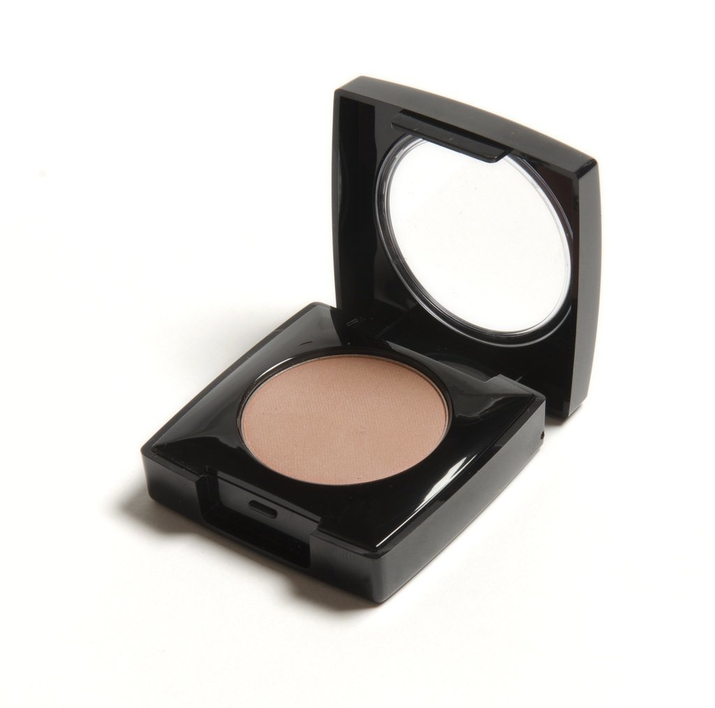 Danyel Blush Sienna in a compact, showcasing its cream and powder formula, perfect for cheeks and eyes.